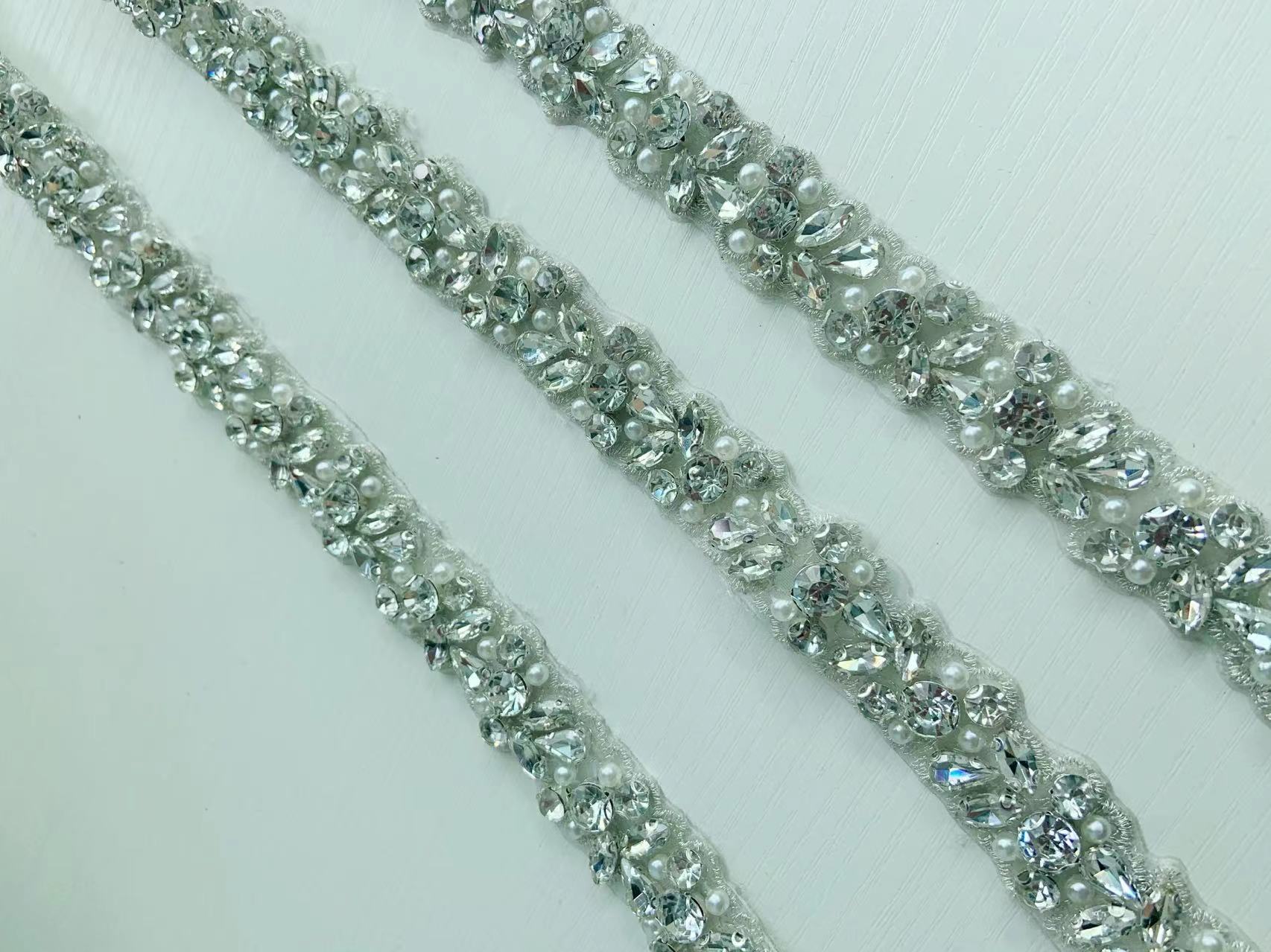 1 Yard/5 Yards Zilver Kristal  - Bridal Sash Ribbon recensie en prijs